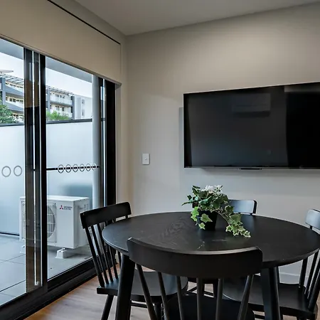 Modern Apt In Heart Of The City Canberra Exterior photo