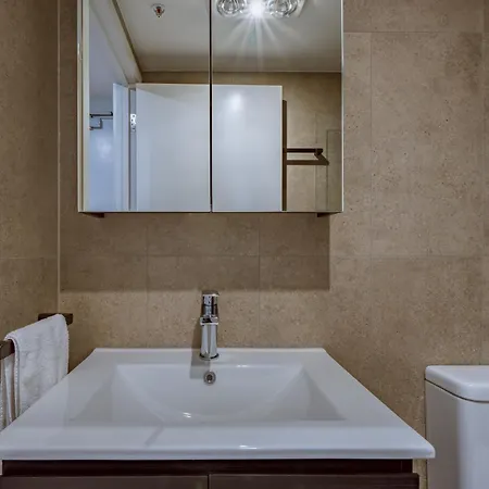 Modern Apt In Heart Of The City Canberra Exterior photo
